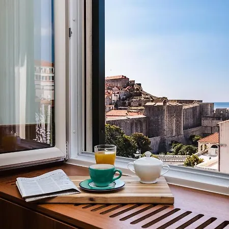 Deluxe Socialist Chic Flavor Apartment Dubrovnik